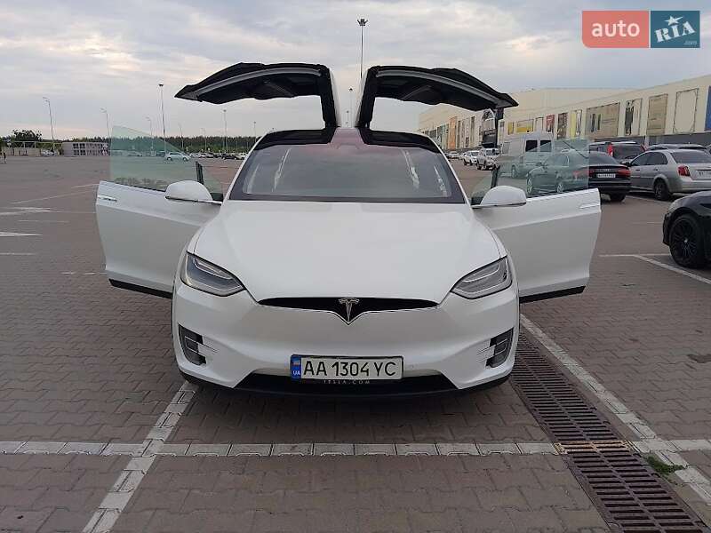 Tesla Model x (2016)