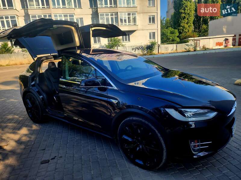Tesla Model x (2016)
