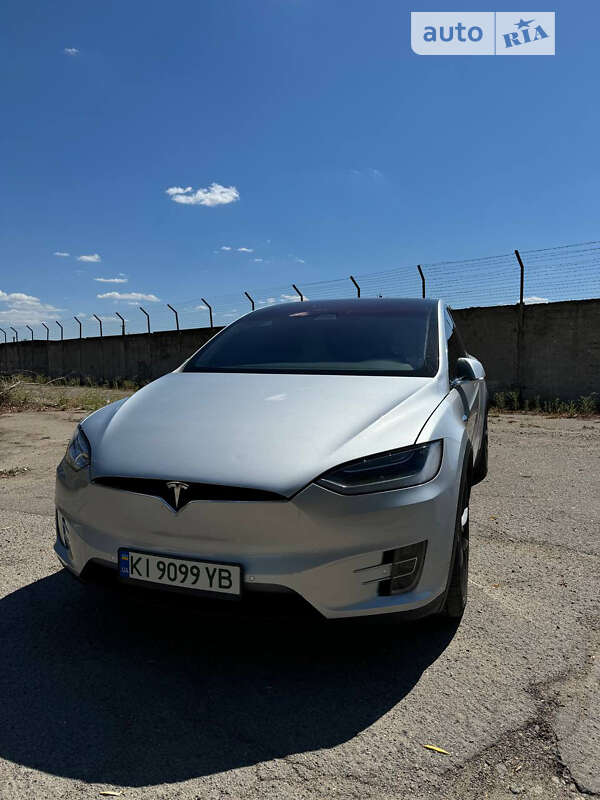 Tesla Model x (2017)