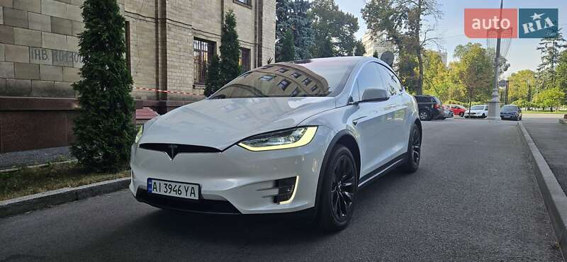 Tesla Model x (2017)