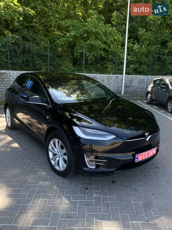 Tesla Model x (2017)
