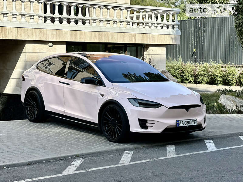 Tesla Model x (2016)