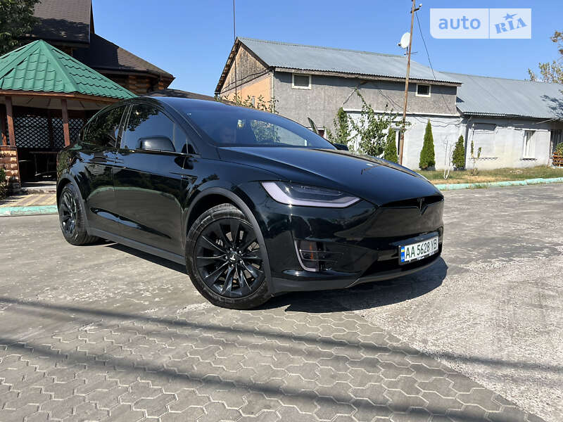 Tesla Model x (2020)