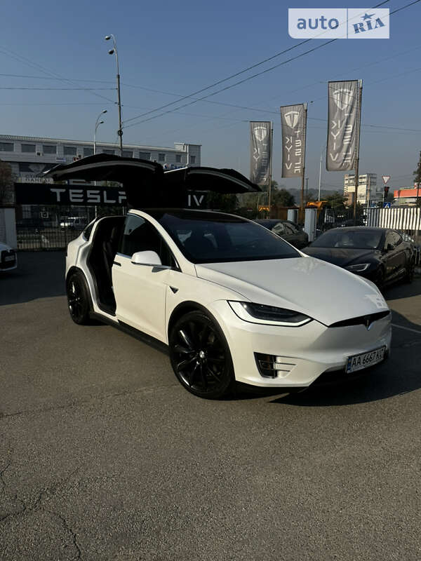Tesla Model x (2019)