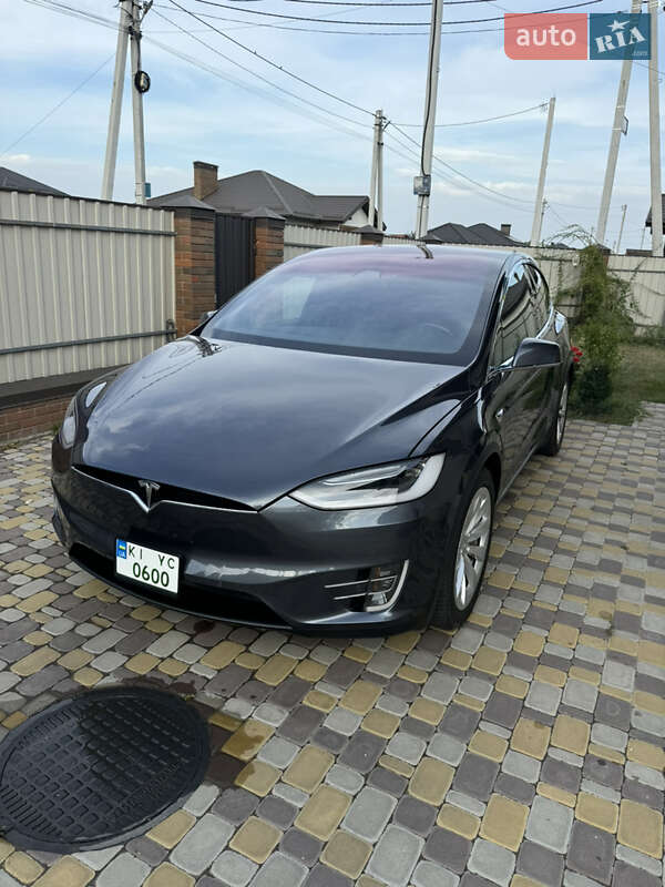 Tesla Model x (2018)
