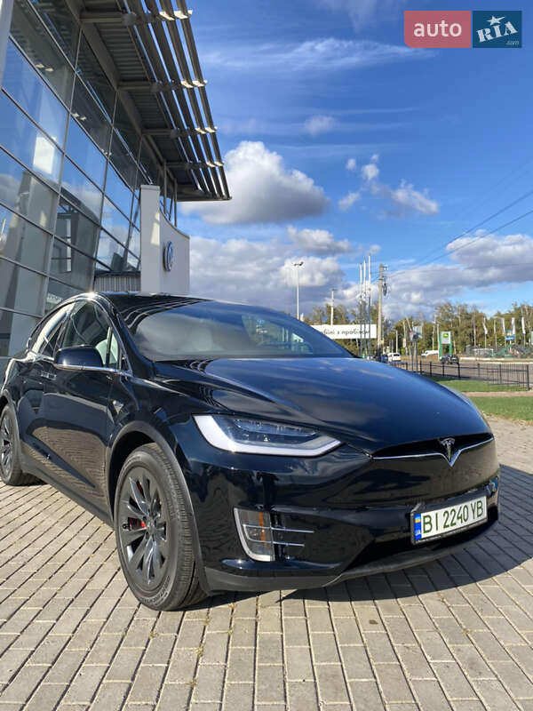 Tesla Model x (2019)
