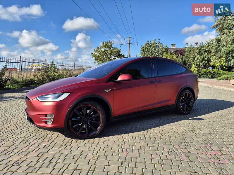 Tesla Model x (2016)