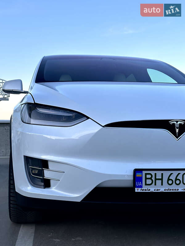 Tesla Model x (2019)