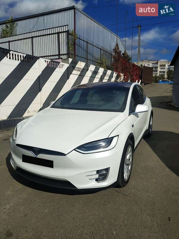 Tesla Model x (2019)