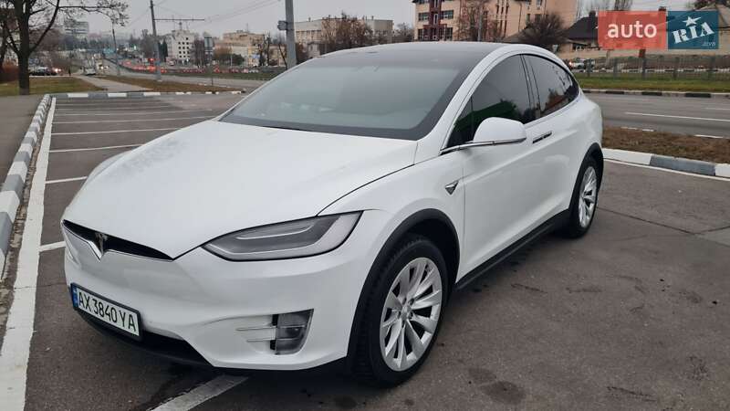 Tesla Model x (2019)