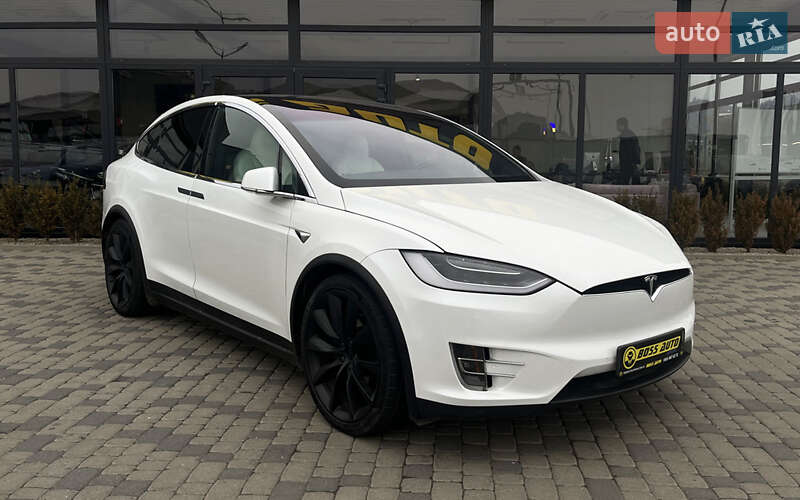 Tesla Model x (2019)