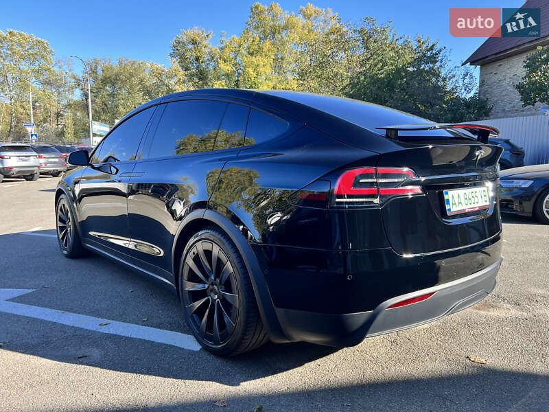 Tesla Model x (2023)