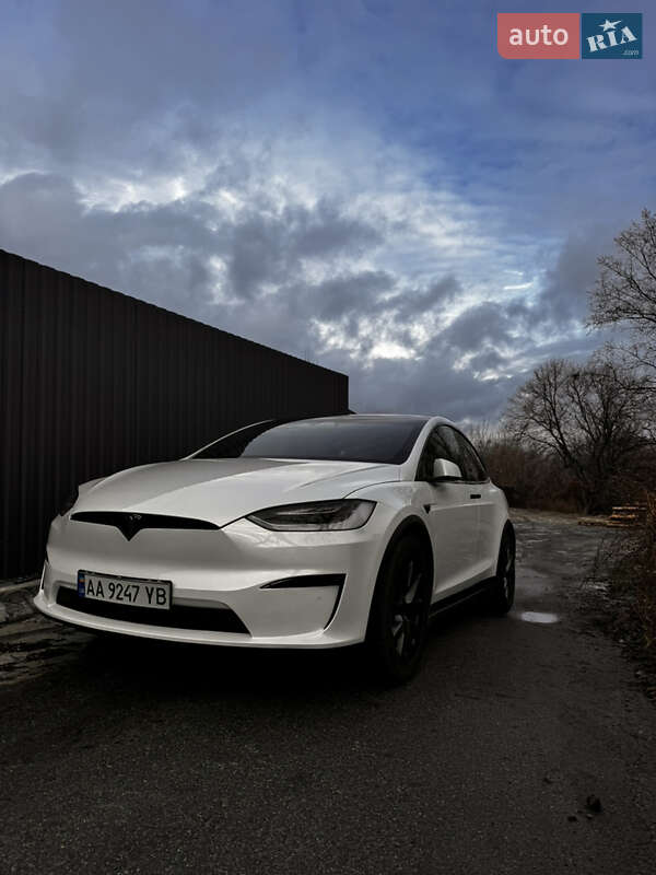 Tesla Model x (2022)