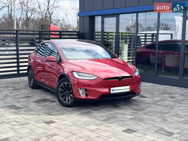 Tesla Model x (2020)