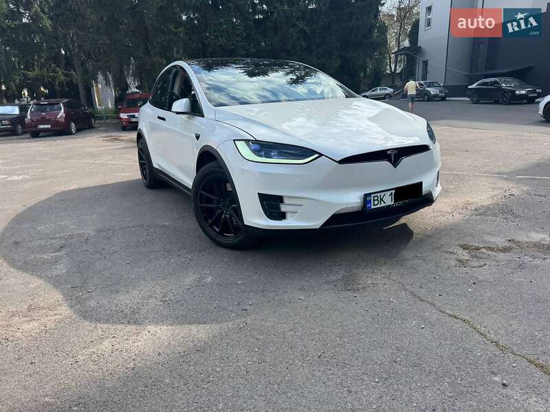 Tesla Model x (2018)