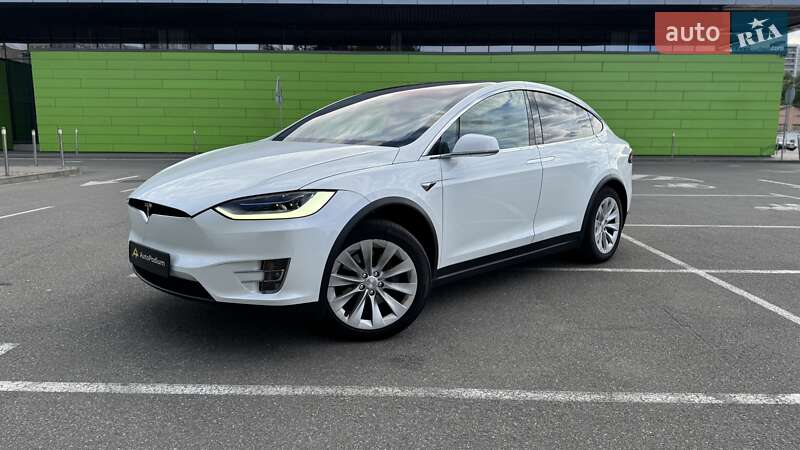 Tesla Model x (2019)