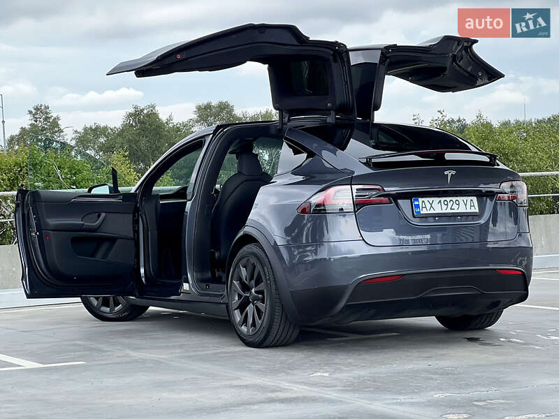 Tesla Model x (2022)