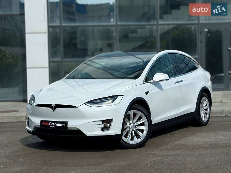 Tesla Model x (2020)