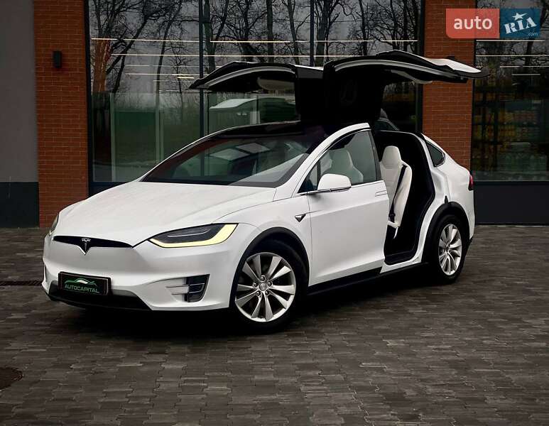 Tesla Model x (2017)