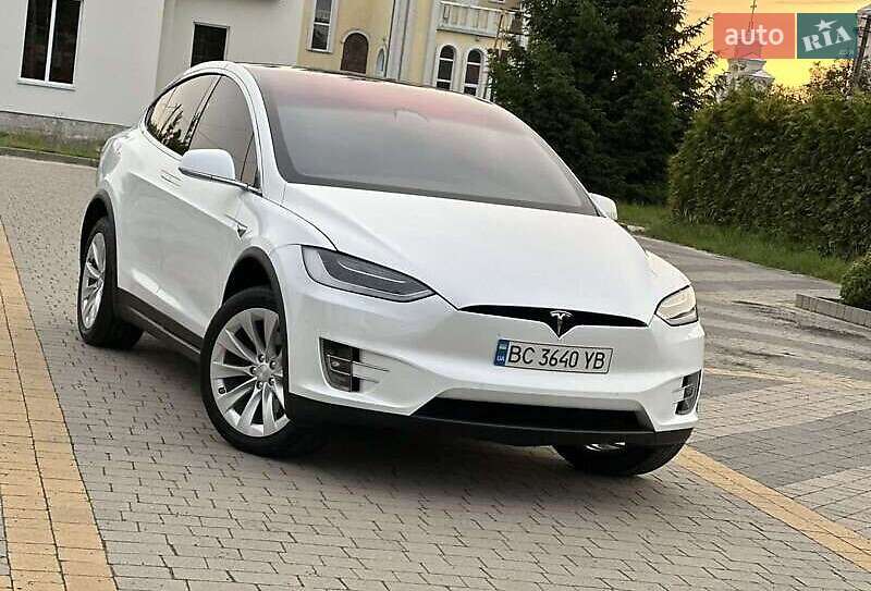 Tesla Model x (2018)