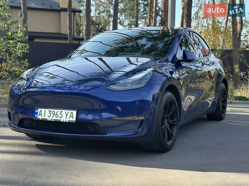 Tesla Model y (2020)