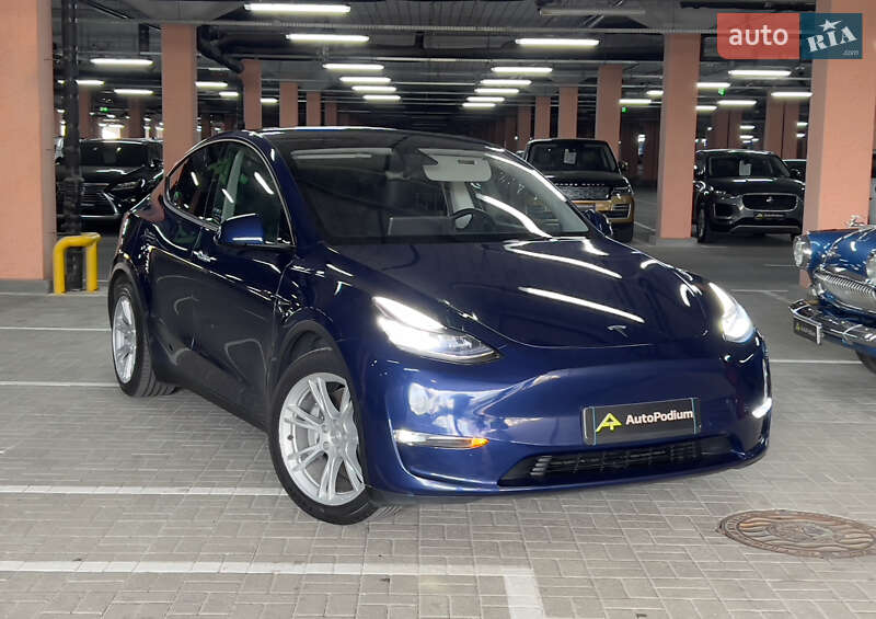 Tesla Model y (2021)