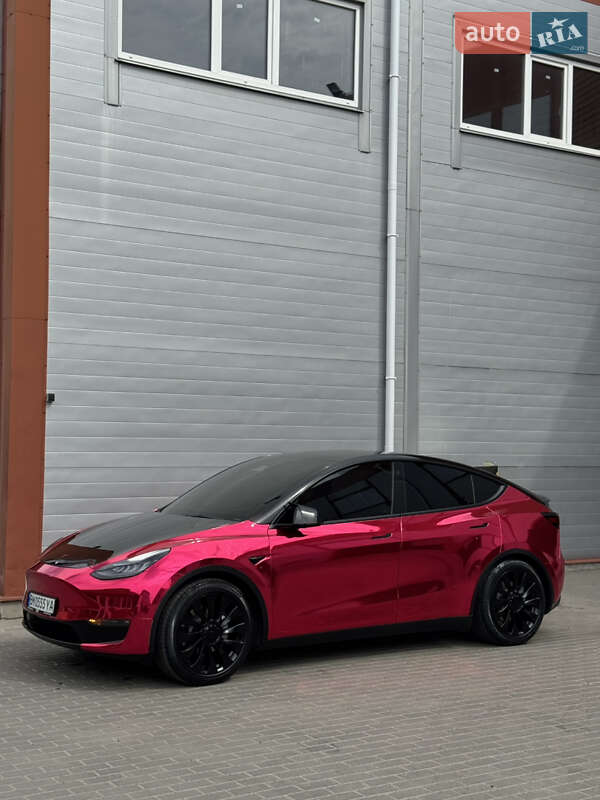 Tesla Model y (2021)