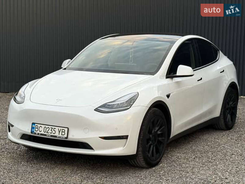 Tesla Model y (2020)
