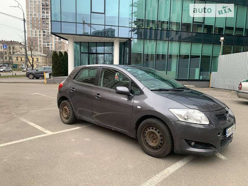 Toyota Auris (2007)