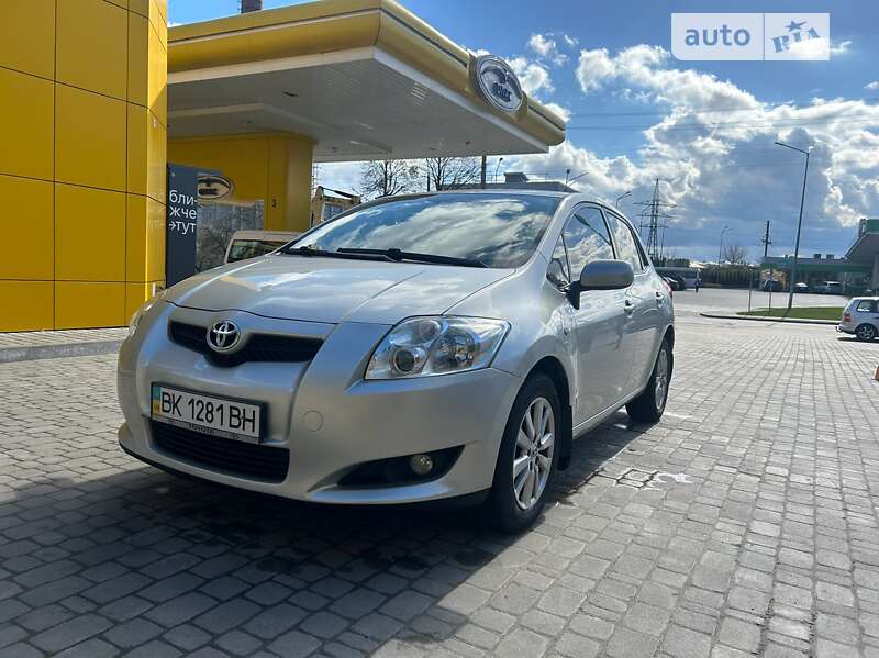 Toyota Auris (2008)