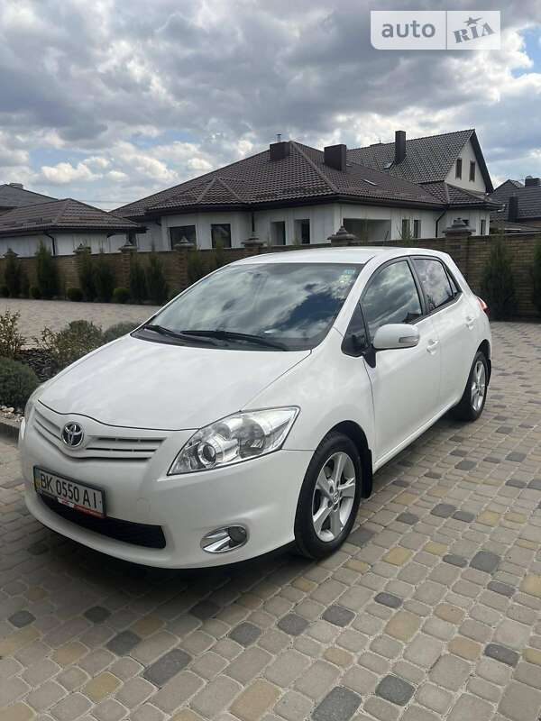 Toyota Auris (2012)