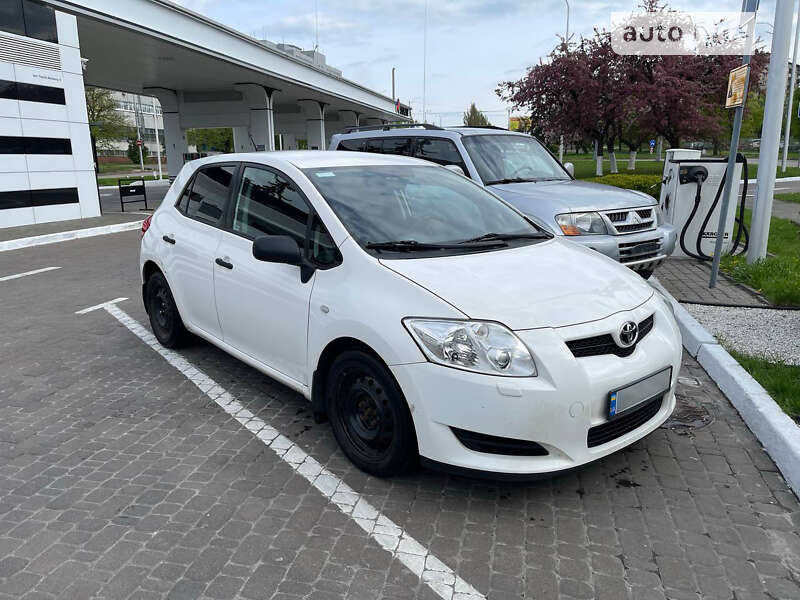 Toyota Auris (2008)