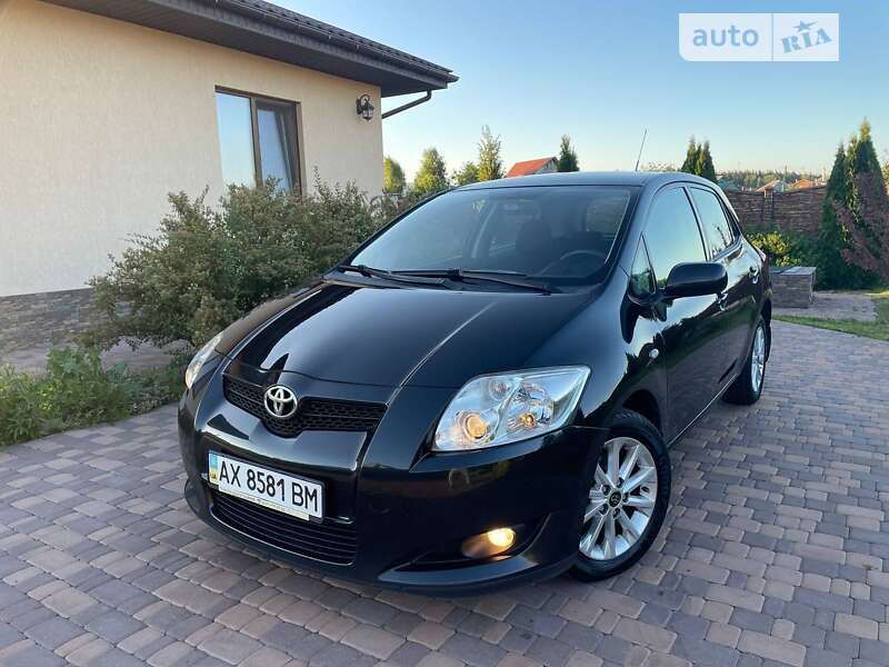 Toyota Auris (2008)