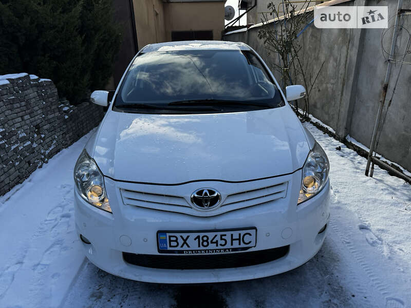 Toyota Auris (2011)