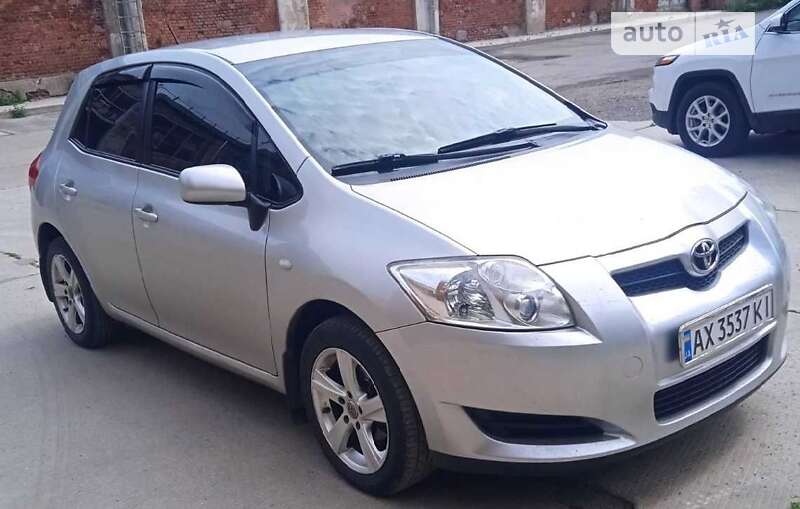 Toyota Auris (2008)