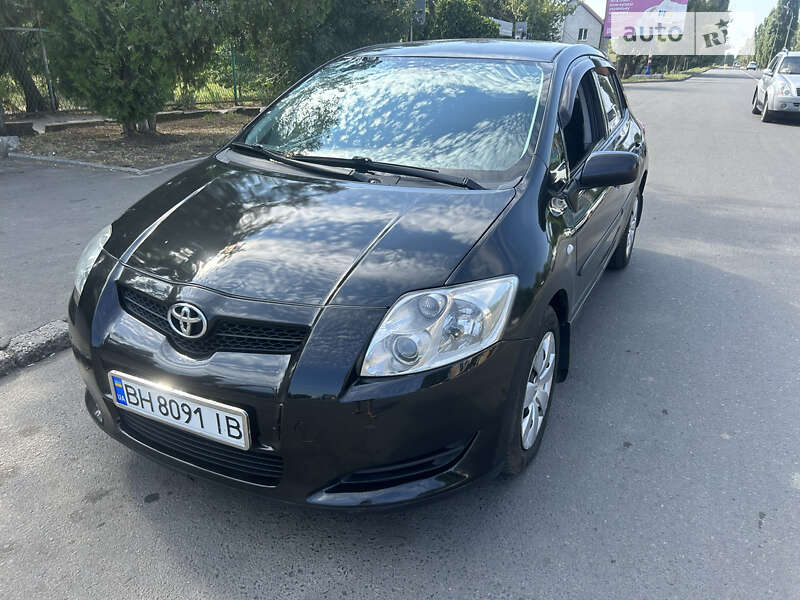 Toyota Auris (2008)