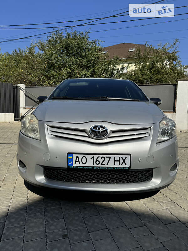 Toyota Auris (2011)