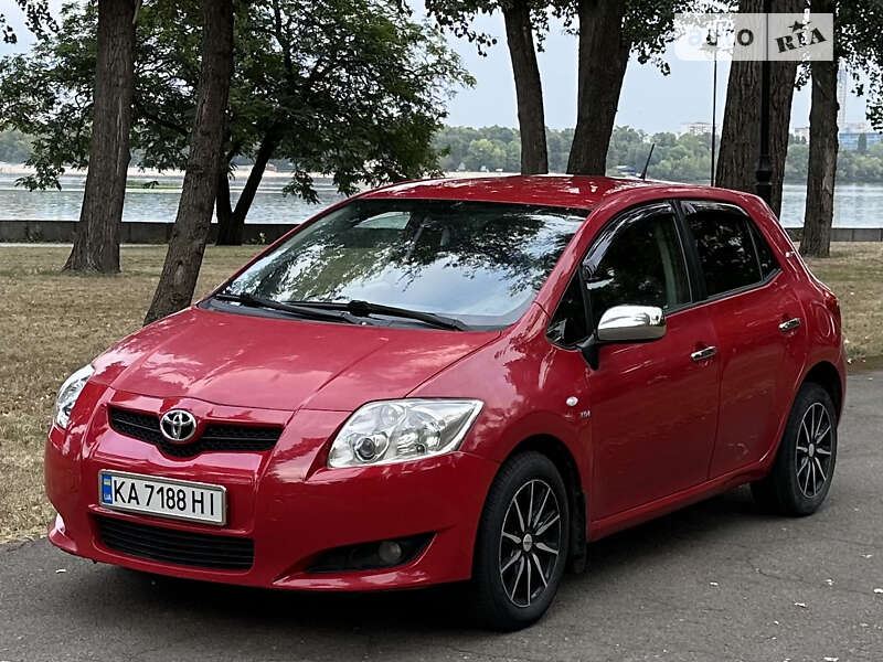 Toyota Auris (2007)