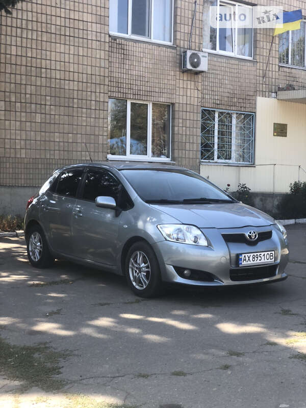Toyota Auris (2008)