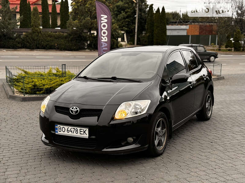 Toyota Auris (2008)
