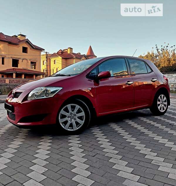 Toyota Auris (2007)