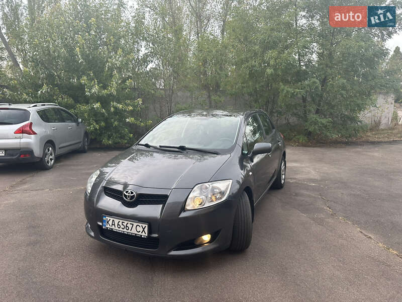 Toyota Auris (2008)