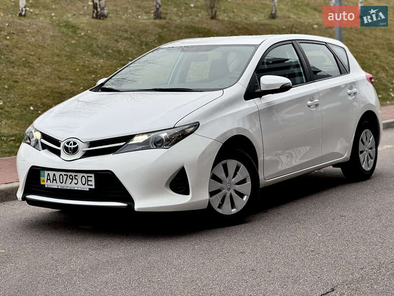 Toyota Auris (2013)