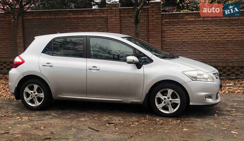 Toyota Auris (2011)