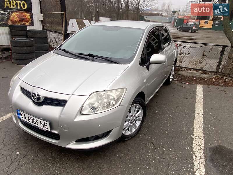 Toyota Auris (2007)
