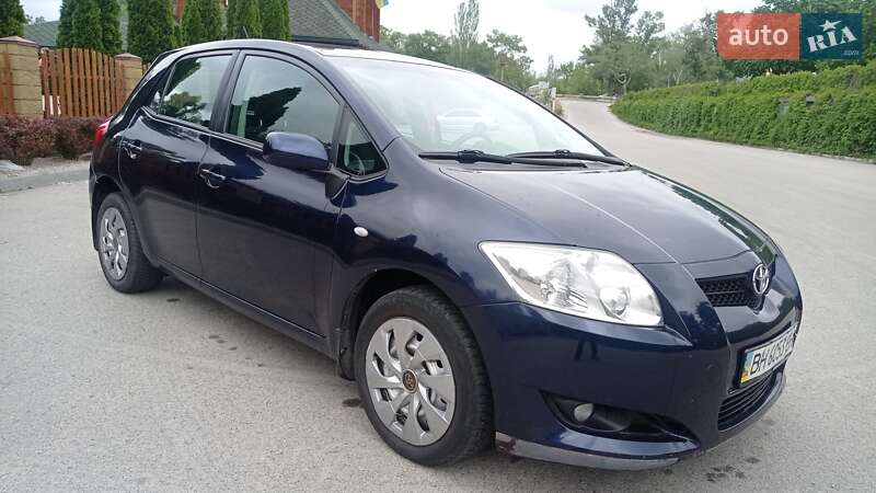 Toyota Auris (2008)