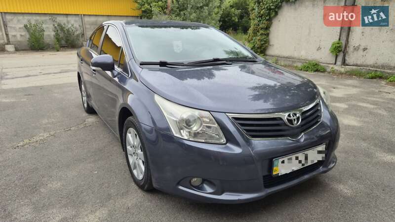 Toyota Avensis (2011)
