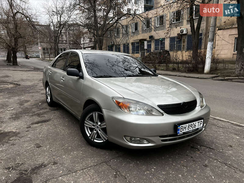 Toyota Camry (2002)