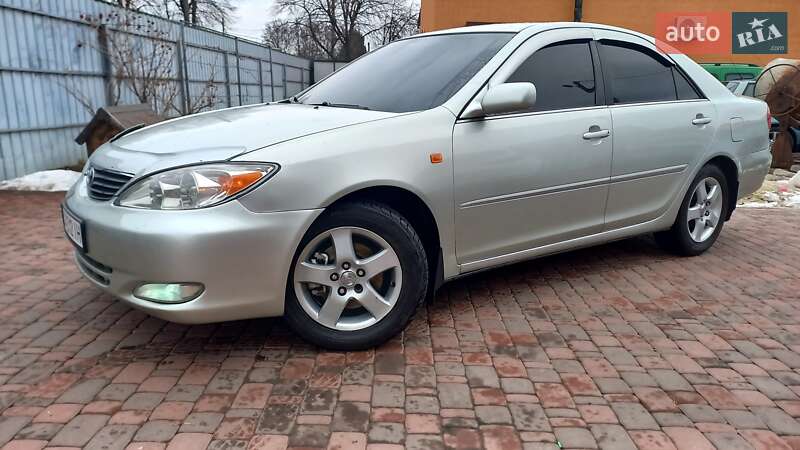 Toyota Camry (2002)