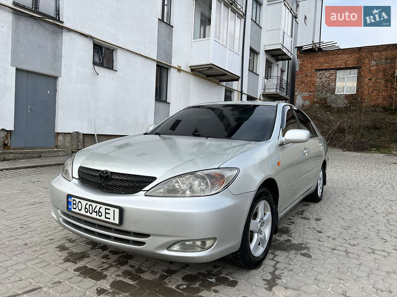 Toyota Camry (2002)